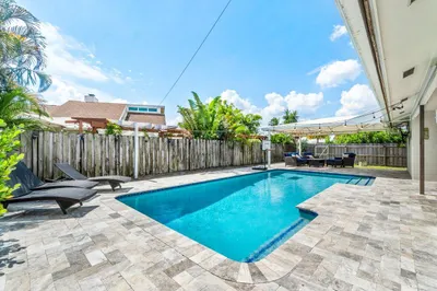 1352 Wyndcliff Drive 1