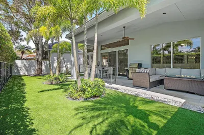 10740 Grande Boulevard 1