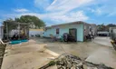 881 West Dr Photo