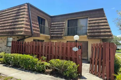 TOWNHOUSE