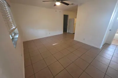 404 NE 4th Street #1 1