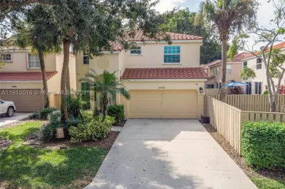 10700 NW 12th Ct 1