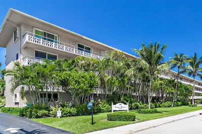 139 Sunrise Avenue #204 1