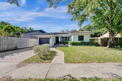 807 SW 18th Street 1