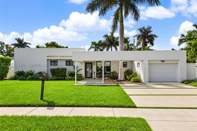 2130 Alamanda Dr 1