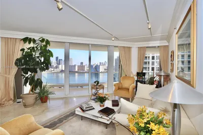 7000 Island Blvd #2102 1
