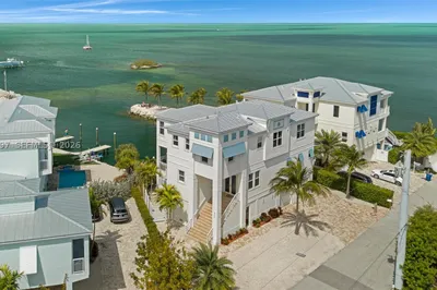 865 50th Street Gulf 1