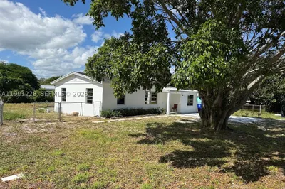 2409 SE 2nd Ave Se 1