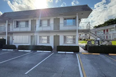 3160 Lake Osborne Drive #112 1