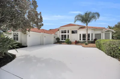 8004 Plantation Lakes Drive 1