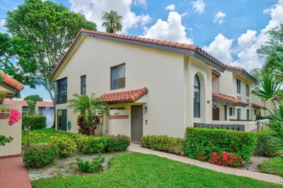 10223 N Circle Lake Drive #201 1