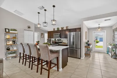 473 SE Streamlet Avenue 1