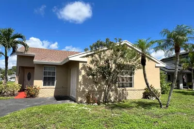 13761 Newport Manor 1
