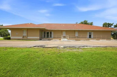 1100 S Main Street 1