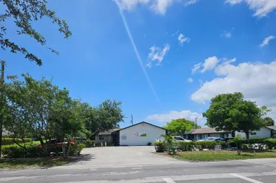 200 NW 14TH Street #1-5 1