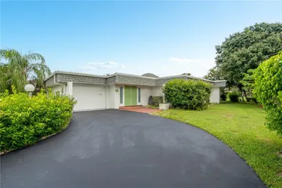 6011 Umbrella Tree Ln 1