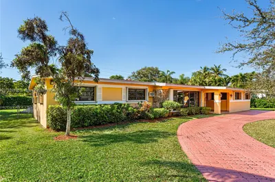 9500 SW 81st Ave 1