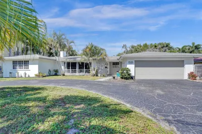 1325 Middle River Drive 1