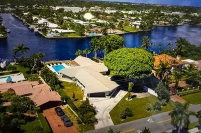 1425 Middle River Drive 1