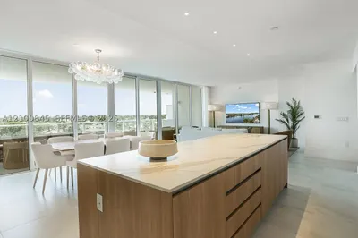407 N Riverside Dr #504 1