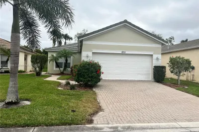 832 SW Rocky Bayou Ter 1