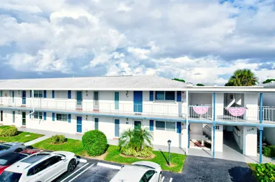 1118 Lake Terrace #215 1