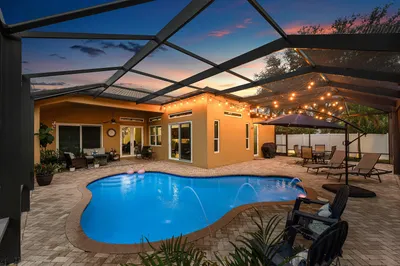 1853 Palisades Drive 1