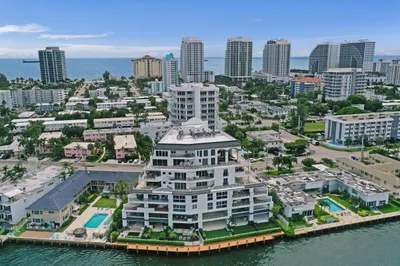 615 Bayshore Drive #402 1
