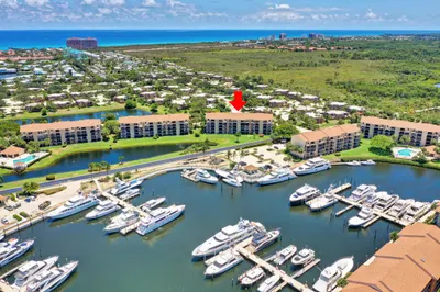 901 Seafarer Circle #104 1