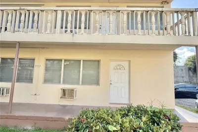 280 SW 11th Ave #10 1