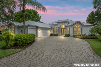 918 SW Blue Stem Way 1