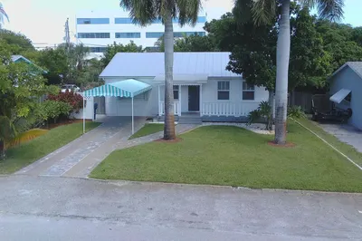 176 E 24th Street 1