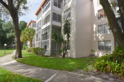2601 NW 48th Terrace #142 1