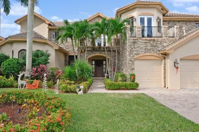 10596 Versailles Boulevard 1