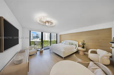 540 Brickell Key Dr #809 1