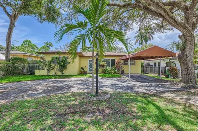 2380 NE 184th Ter 1