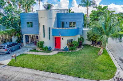 301 E 25th Street #301