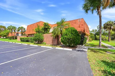 8337 N Coral Circle 1