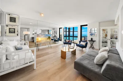 2555 Collins Ave #2014 1