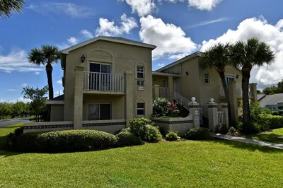 1650 SE Green Acres Circle #E201 1