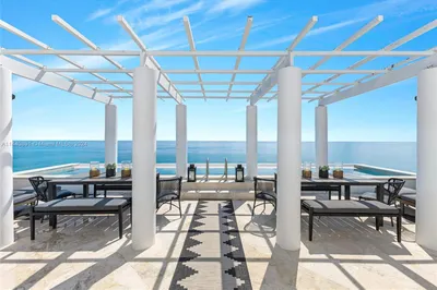 5801 Collins Ave #1600 1
