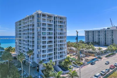9341 Collins Ave #1006 1