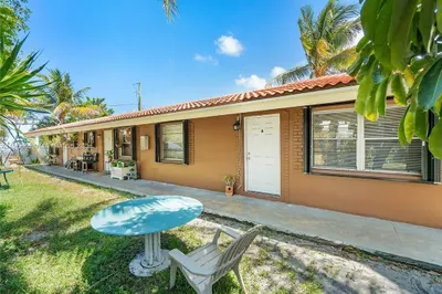 101 SW 14th Ct 1