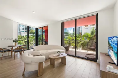 90 NE 32 St #312 1