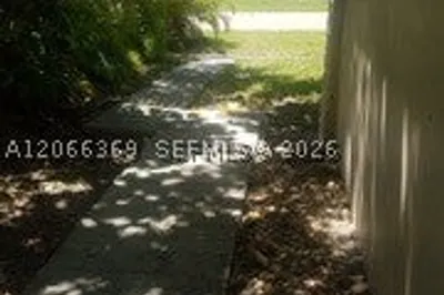 1921 N 50th Ave #1921 1