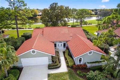 2007 NW Laurel Oak Lane 1