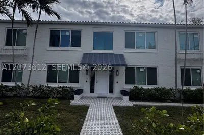 2855 Royal Palm Ave #4 1