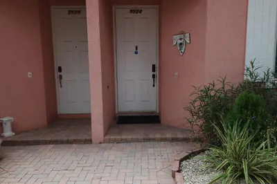 5524 Boynton Gardens Drive 1