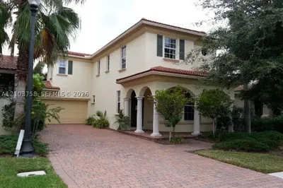735 Duchess Ct 1