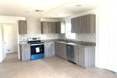 675 SE 5th Street 1